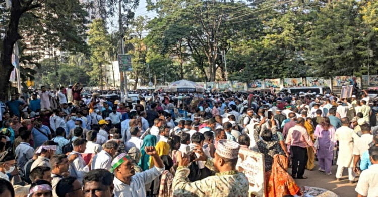 প্রাথমিক শিক্ষকদের সারা দেশে কর্মবিরতির ঘোষণা 