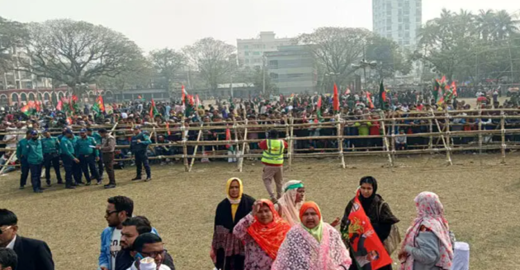 তারেক রহমানের জনসভা; দলে দলে আসছেন নেতাকর্মীরা