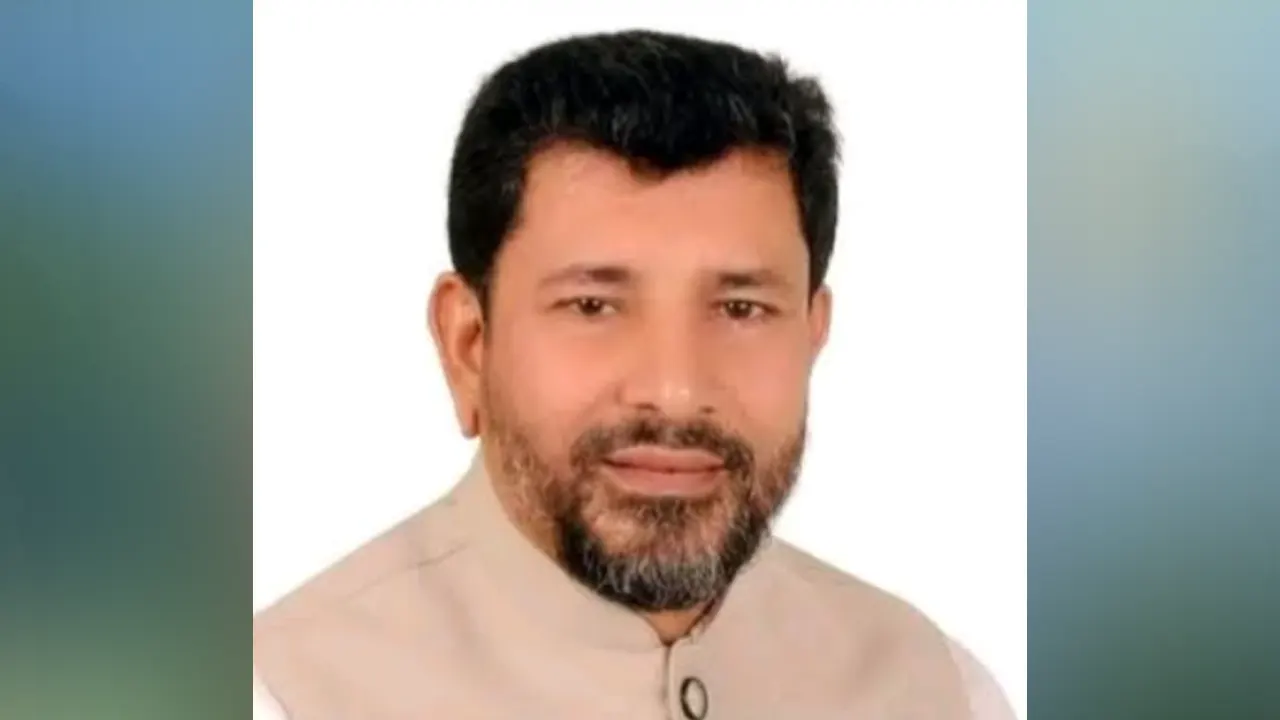 চট্টগ্রাম-১৫ আসনে নাজমুল মোস্তফাকে শোকজ, নির্বাচনী আচরণবিধি লঙ্ঘনের অভিযোগ